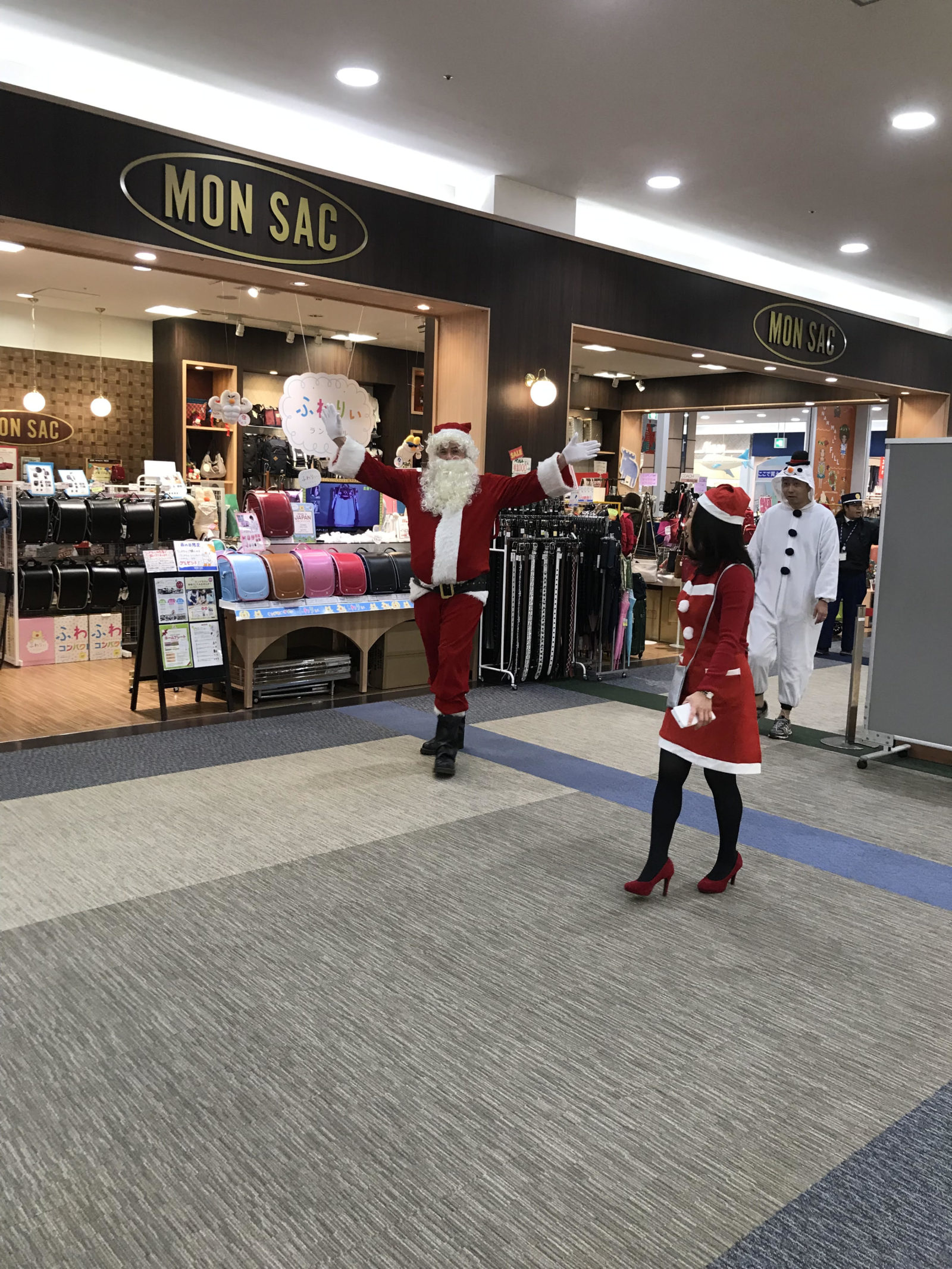 湘南エリアの商業施設でのクリスマスイベント。サンタとの写真撮影会